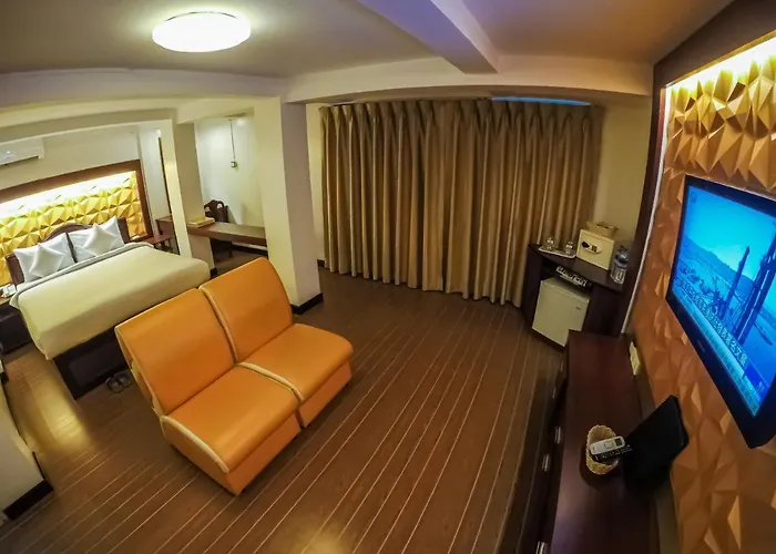 Clover Hotel