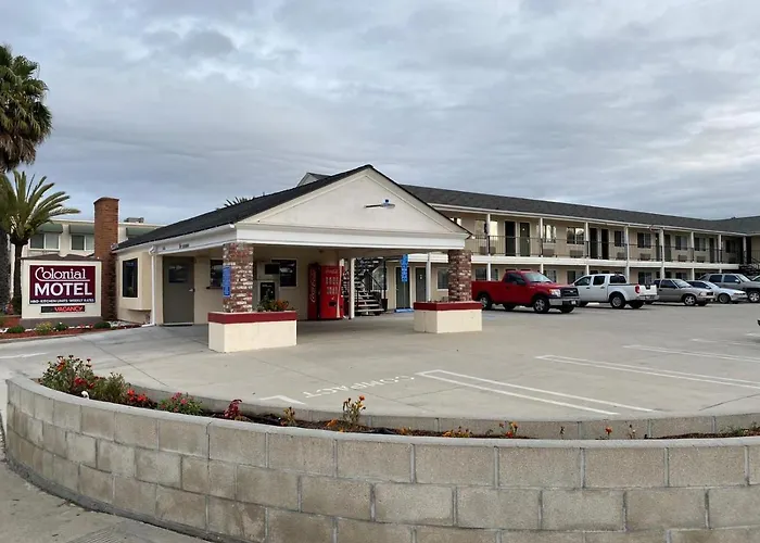 Colonial Motel