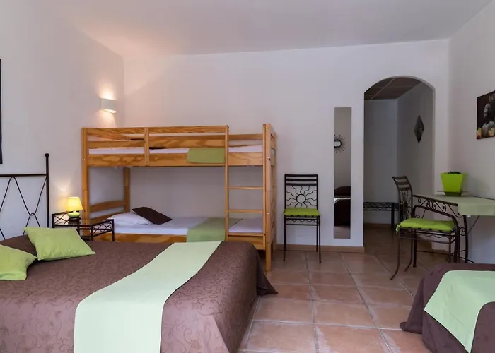 Hotel Le Village Provencal Pertuis