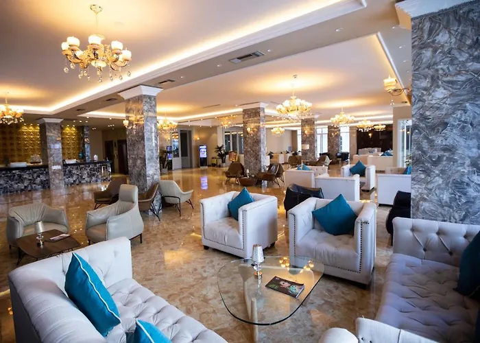 Grand Blue Fafa Resort&SPA Kryemëdhej