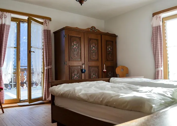 Hotel Berggasthof Kärntner Alm Mittenwald