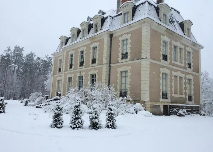 Château des Essards avec piscine et jacuzzi