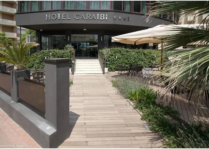 Hotel Caraibi - Breakfast Until 11-00&Dinner-Mirabilandia Partner Milano Marittima