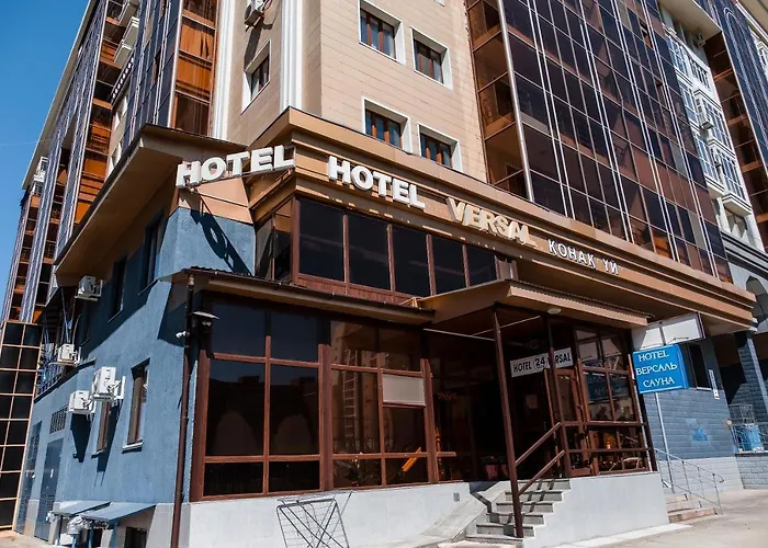 Aruna Hotel